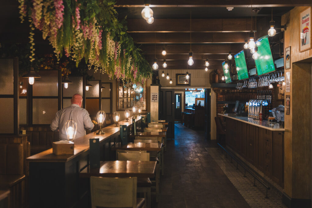 Explore Enniskillen’s dining scene with this local guide to top restaurants, cosy cafés, family-friendly eateries, pub food and Fermanagh produce.